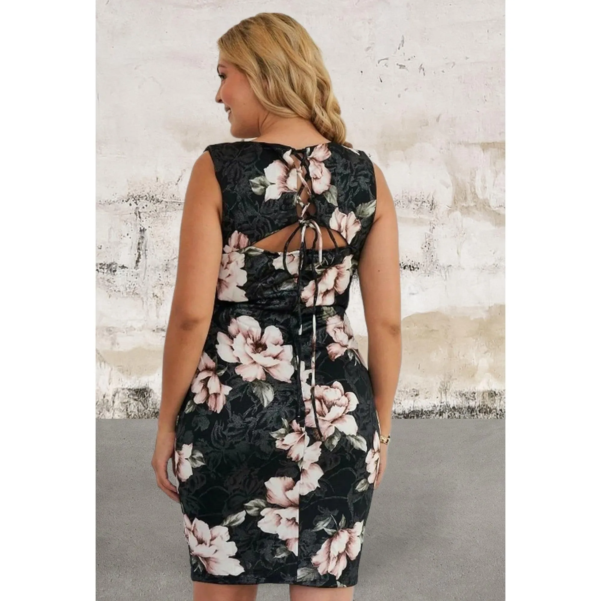 Floral sleeveless v-neck line dress