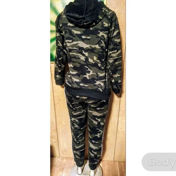 Green Camo Sweat Suit