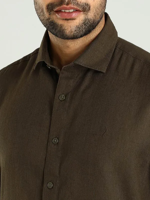 Men Solid Half Sleeve Linen Blend Shirt