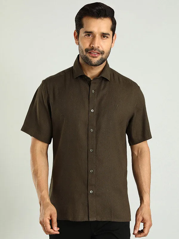 Men Solid Half Sleeve Linen Blend Shirt