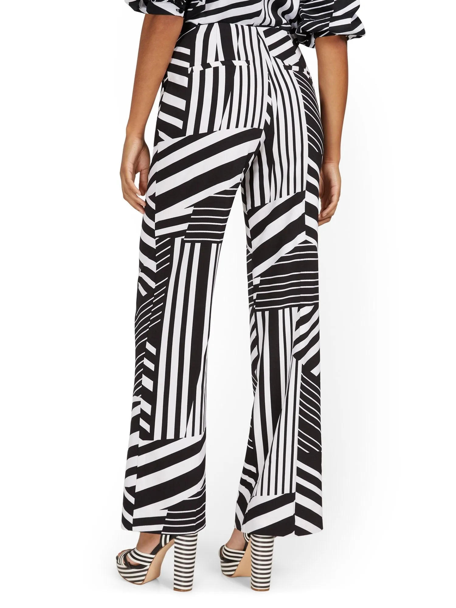 Petite Black and White Abstract Wide-Leg Pant